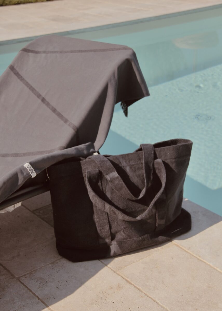 WAY Unisex Bossa Beach bag with towel straps in dark grey