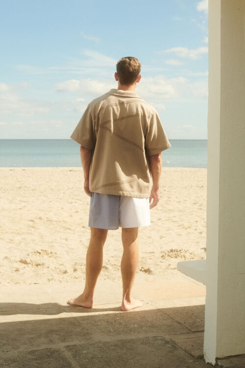 WAY Bilboa shirt in Stone cream white on male model