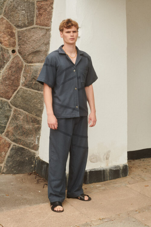 WAY Bilbao Shirt in Charcoal grey on male model